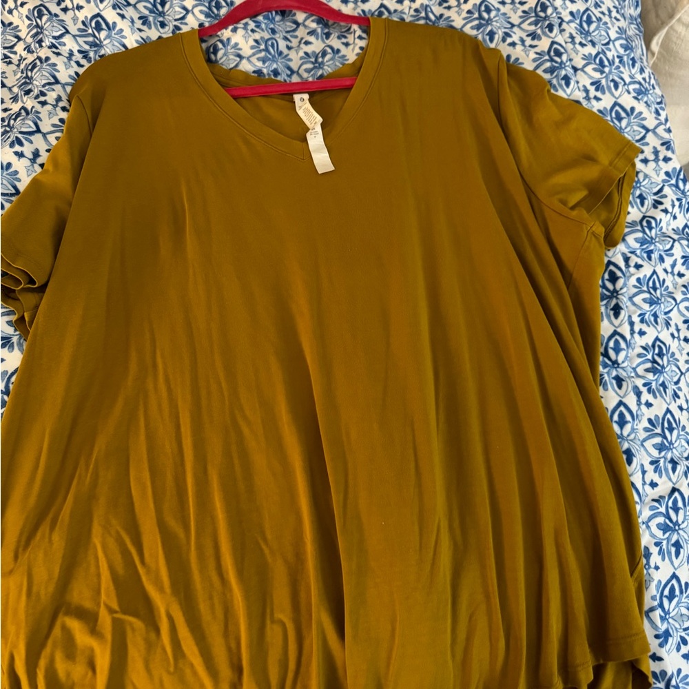 Lululemon love v neck T